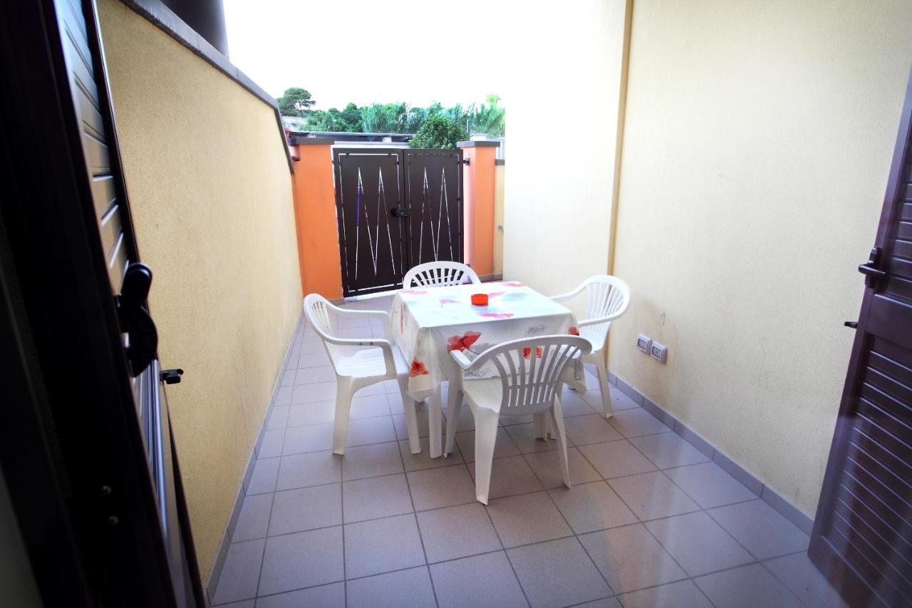 Bilocale Orange Apartment กัลลีโปลี ภายนอก รูปภาพ